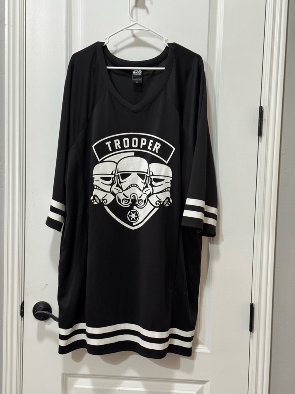 Star Wars Womens Black Trooper 1977 Her Universe Stormtrooper Jersey 3X pit 26